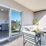 Apartment Luxury Modern Penthouse W Jacuzzi & Huge Terrace