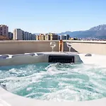 Luxury Modern Penthouse W Jacuzzi & Huge Terrace Apartment *