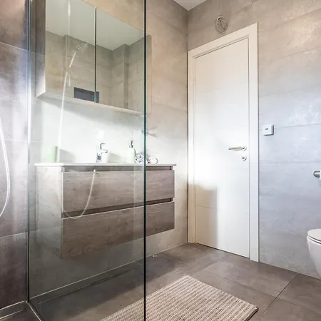 شقة Luxury Modern Penthouse W Jacuzzi & Huge Terrace *