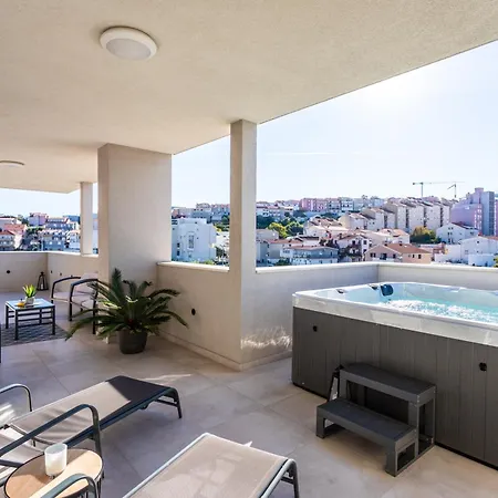 شقة Luxury Modern Penthouse W Jacuzzi & Huge Terrace