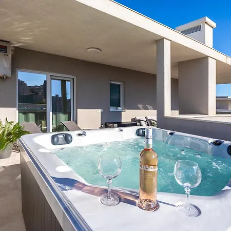 New Luxury 3-bedroom Penthouse With Huge Terrace Split