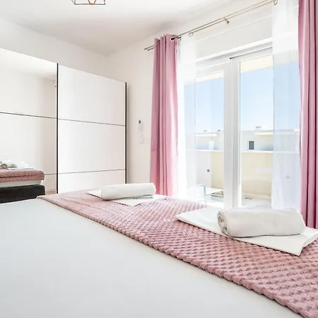 New Luxury 3-bedroom Penthouse With Huge Terrace Apartment