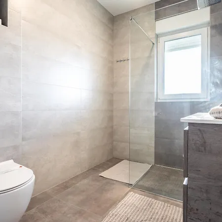 Apartment New Luxury 3-bedroom Penthouse With Huge Terrace Split