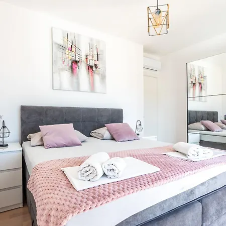 New Luxury 3-bedroom Penthouse With Huge Terrace * Split