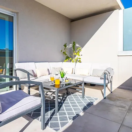 Apartment New Luxury 3-bedroom Penthouse With Huge Terrace Split