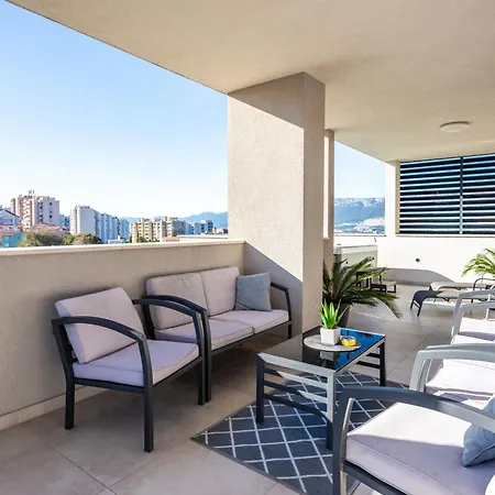 Apartment New Luxury 3-bedroom Penthouse With Huge Terrace Split