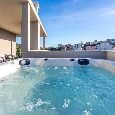 New Luxury 3-bedroom Penthouse With Huge Terrace *
