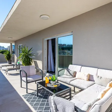 New Luxury 3-bedroom Penthouse With Huge Terrace Split