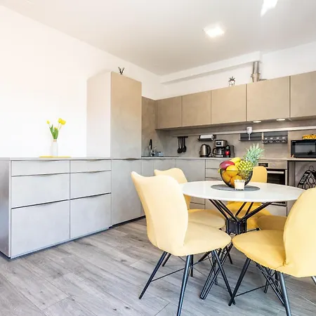 New Luxury 3-bedroom Penthouse With Huge Terrace Apartment Split
