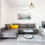 Luxury Modern Penthouse W Jacuzzi & Huge Terrace Appartement Split