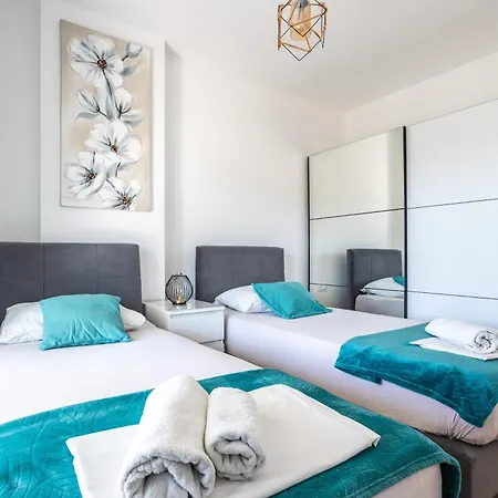 Luxury Modern Penthouse W Jacuzzi & Huge Terrace Apartmán Split